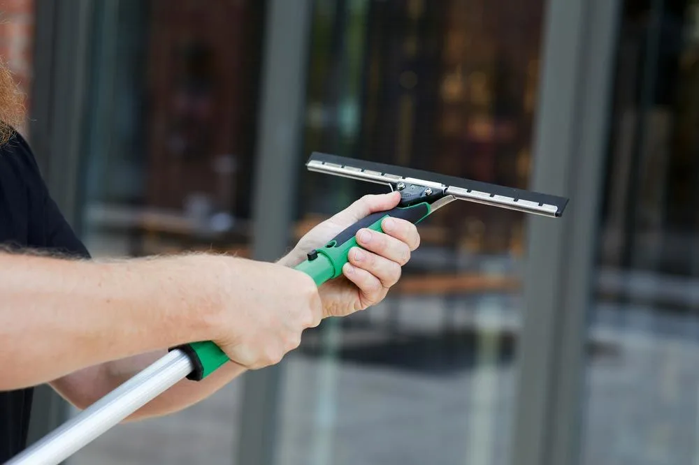 UNGER ED180 Teleskopstange OptiLoc 3-teilig, 180 cm – Bild 5