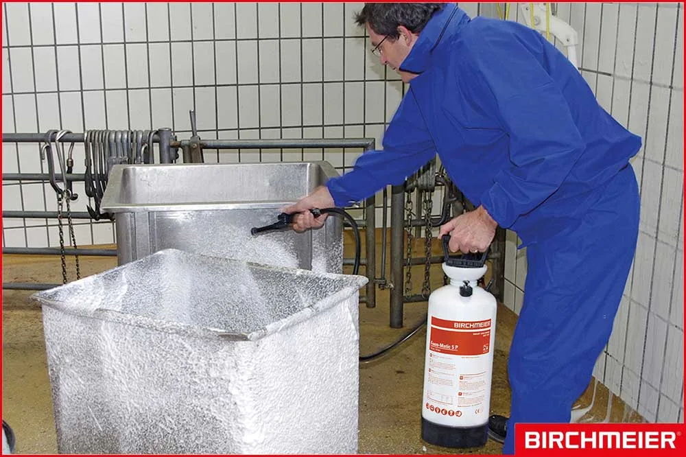 BIRCHMEIER 11900401 Schaum-Drucksprühgerät Foam-Matic 5 P für Säuren, rot, 5 Liter