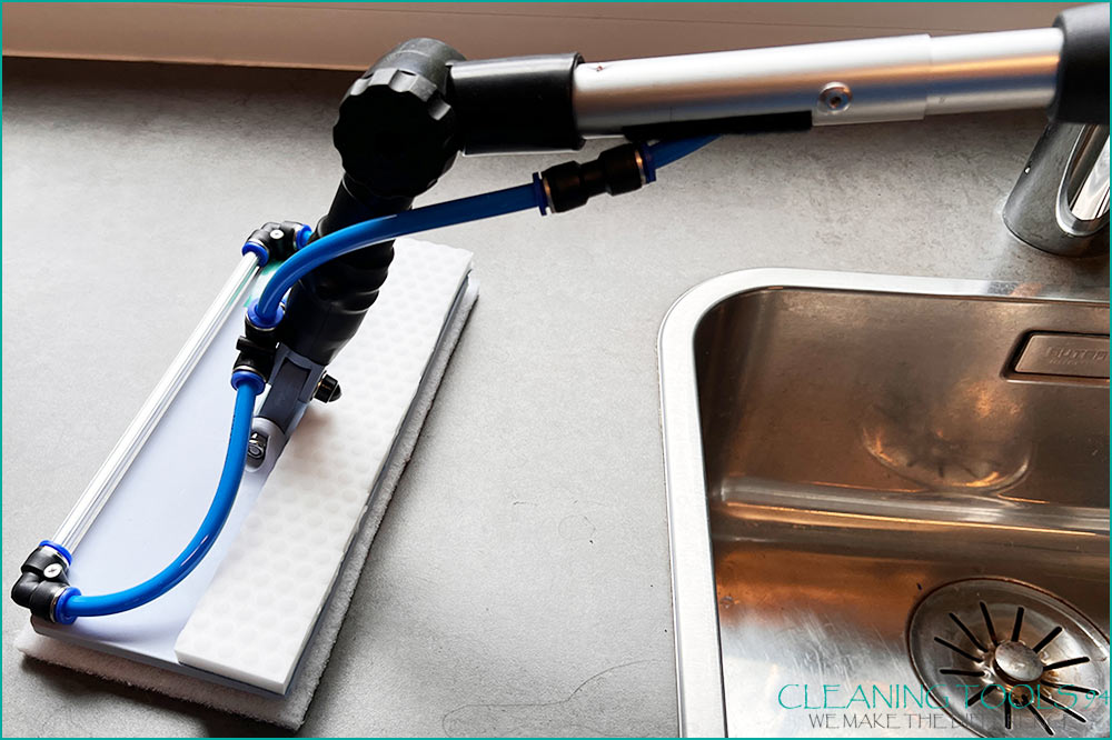 Profi-Reinigungstechnik & Experten-Know-how aus der Schweiz Cleaning Tools 94 Winkelgelenk zu Fenster-Innenreinigungssystem