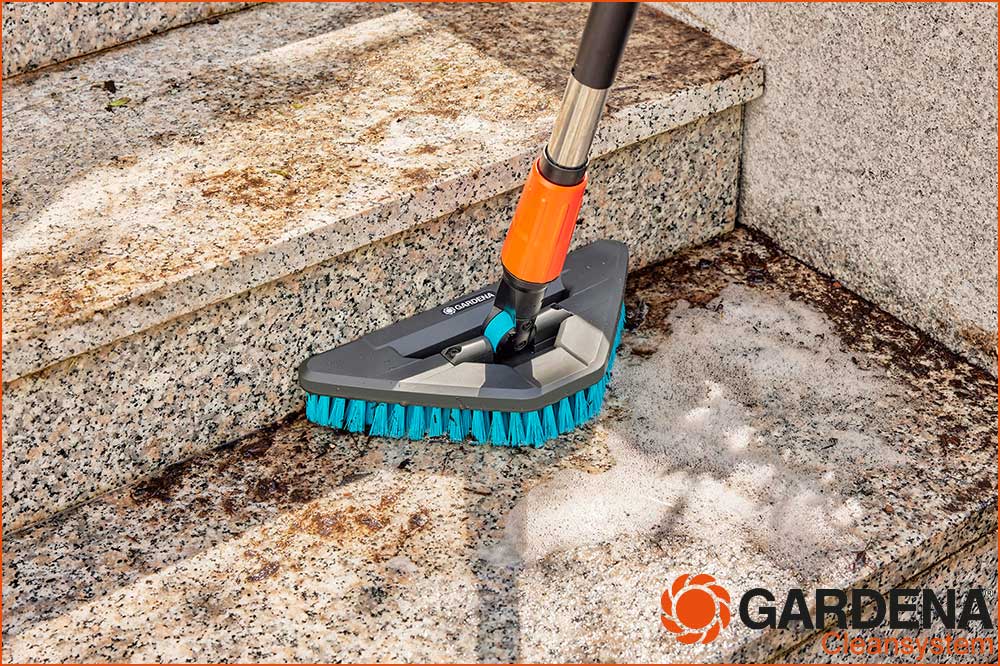GARDENA 18814-20 cleansystem Stielbürste hard flex für robuste Flächen GARDENA 18814-20 cleansystem Stielbürste hard flex für robuste Flächen – Bild 2