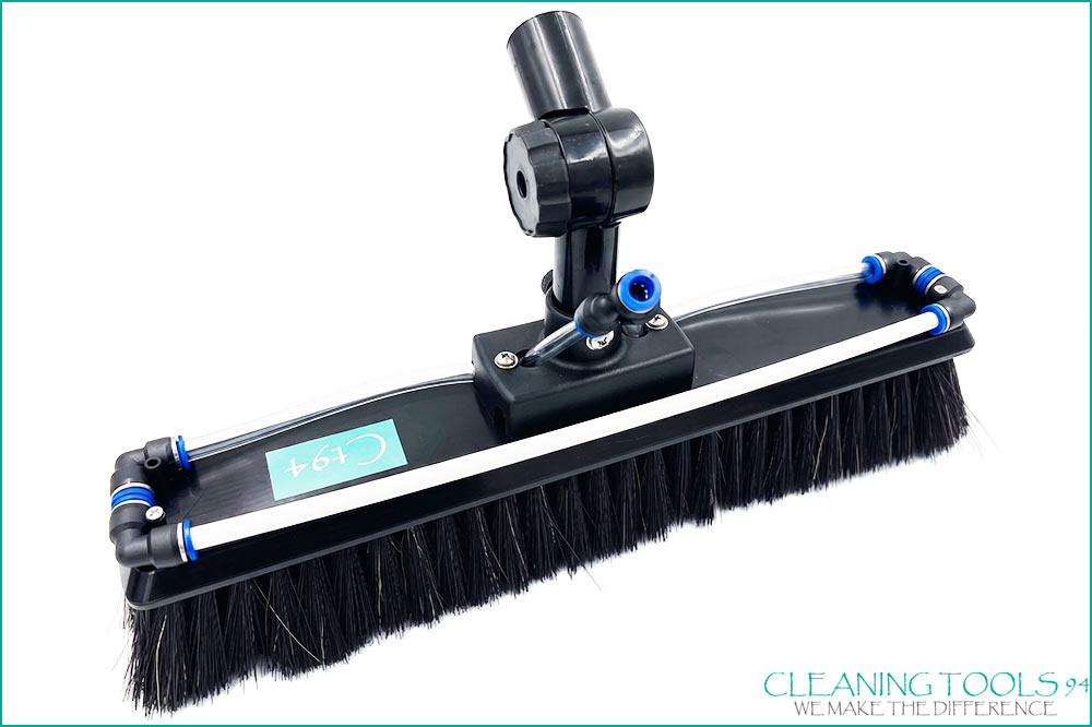 Ihr Schweizer Fachpartner für professionelles Reinigungsmaterial & Spezialreinigung Cleaning Tools 94 Reinigungsbürste mit Rosshaarmischung 40 cm für wasserführende Teleskopstangen